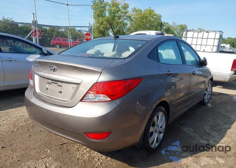 2013 Hyundai Accent Gls/Se z USA, uszkodzony, nr VIN KMHCU4AE6DU299622